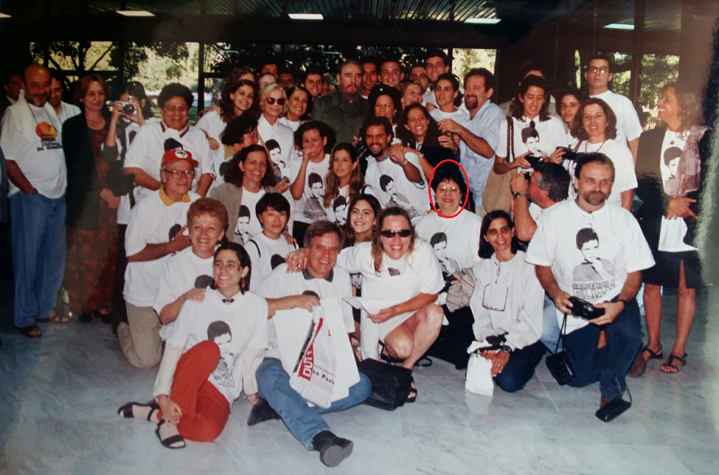 Em 2001, participantes dos Grupos de Oração que frei Betto criou em 1979 no Rio, São Paulo e Belo Horizonte estiveram em Cuba e foram apresentados a Fidel Castro. No destaque, Marilda Varejão.