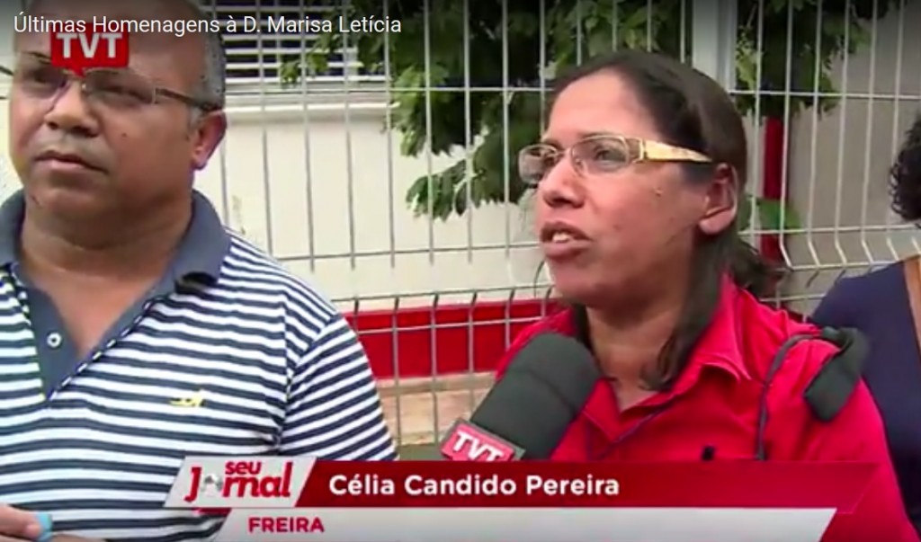 A freira Célia Cãndida Pereira sendo entrevistada pela TVT de manhã, na fila de espera. ( http://www.tvt.org.br/ultimas-homenagens-a-d-marisa-leticia/ )
