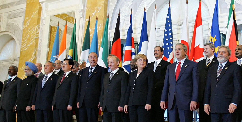 Lukla em São Petersburgo om lícderes do G8 17.07.2006