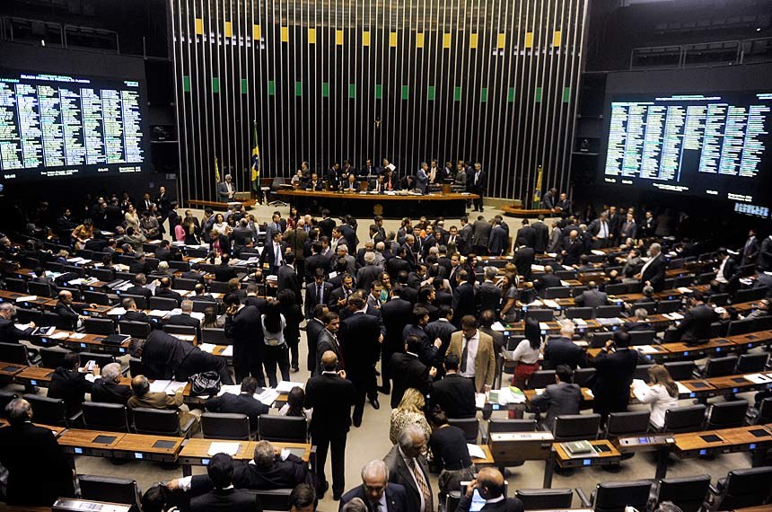 Fernando Henrique criticou a fragmentação dos partidos e garantiu que nenhum presidente consegue maioria sem apelar para o "presidencialismo de coalizão"