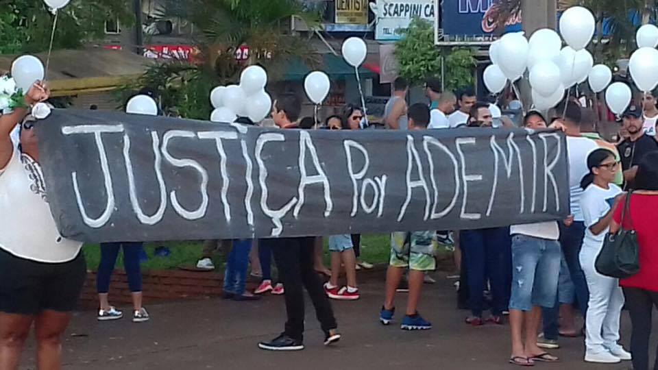 Manifestação dos moradores de Foz do Iguaçu (PR) cobrando Justiça para a morte de Ademir Gonçalves. (reprodução Facebook)