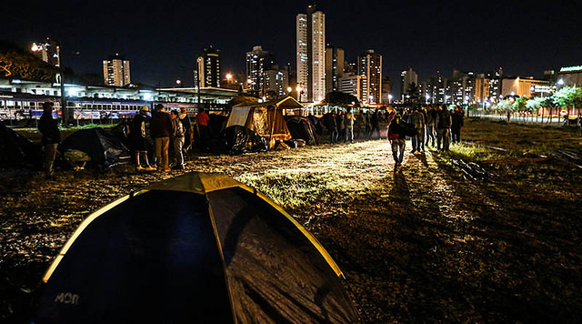 O Acampamento da Democracia fica em terreno nos fundos da Rodoferroviária de Curitiba. (Foto: Joka Madruga - Brasil de Fato)