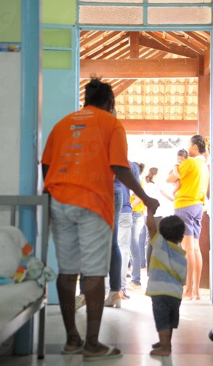 Pelos dados de 2014 1;395 crianças viviam com suas mães nos presídios brasileiros. Foto: Tânia Râgo (Agência Brasil)
